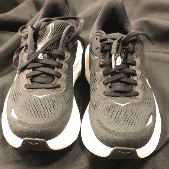 Women’s Sz 7D Black & White Bondi 9 Hoka Sneakers - Picture 4 of 6